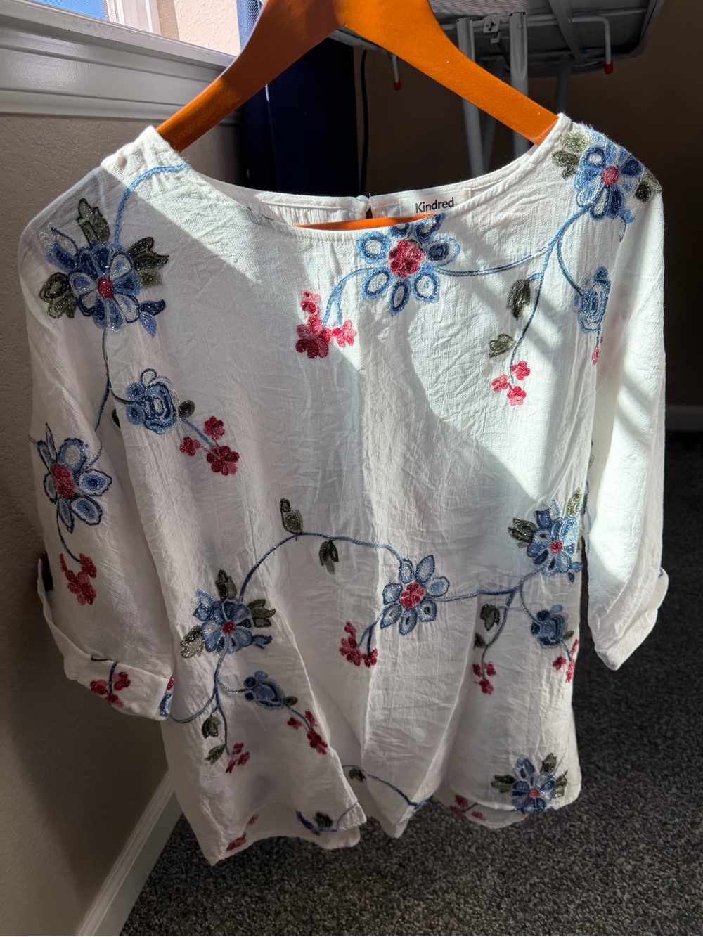 White Floral Embroidered Tunic Top